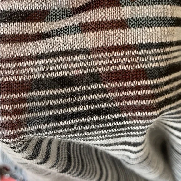 Body Central Gray Black Striped Lightweight Crop Top NWT - Picture 8 of 8